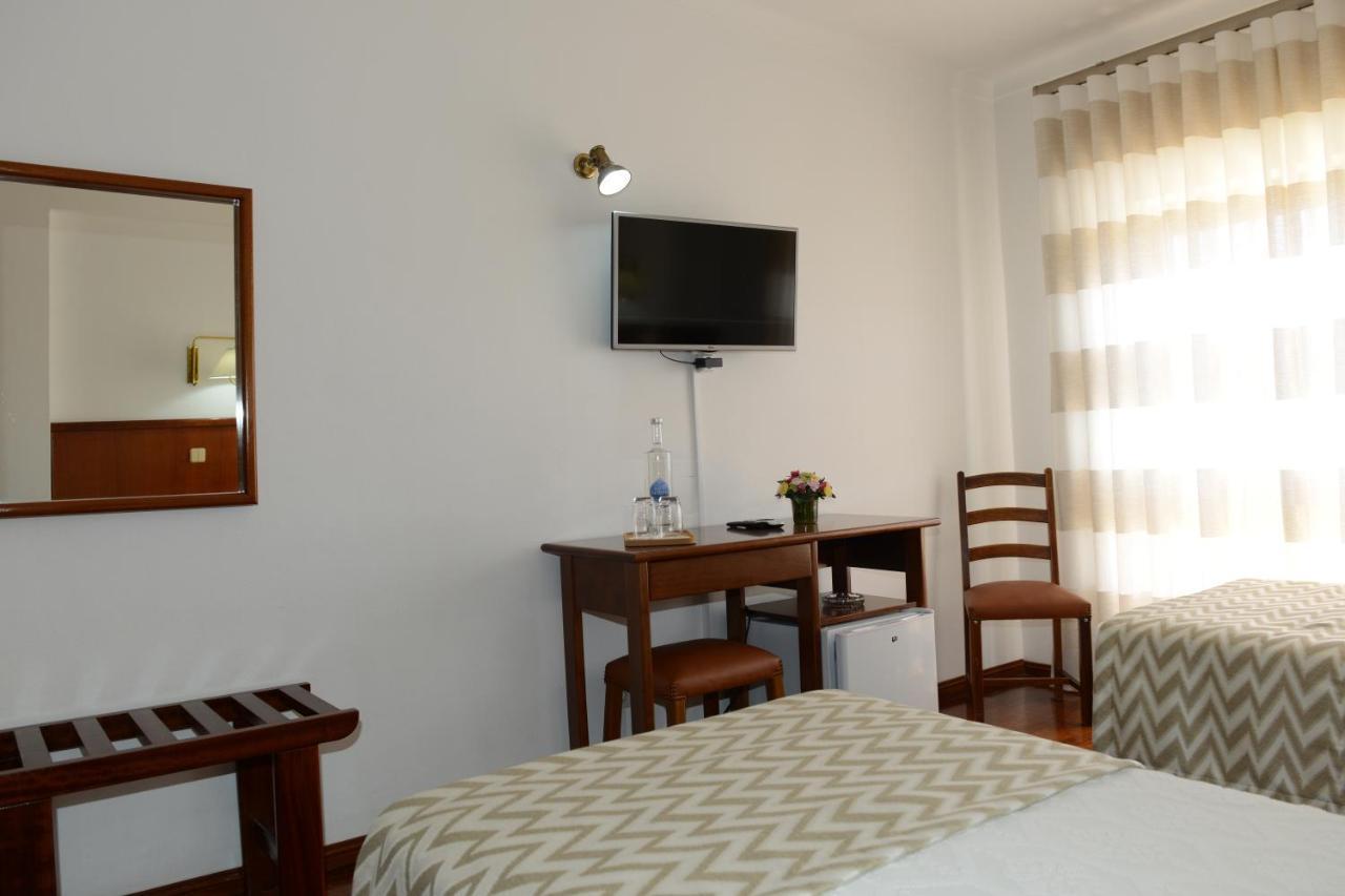 Estalagem Sequeira Bed & Breakfast Sao Bras de Alportel Exterior photo