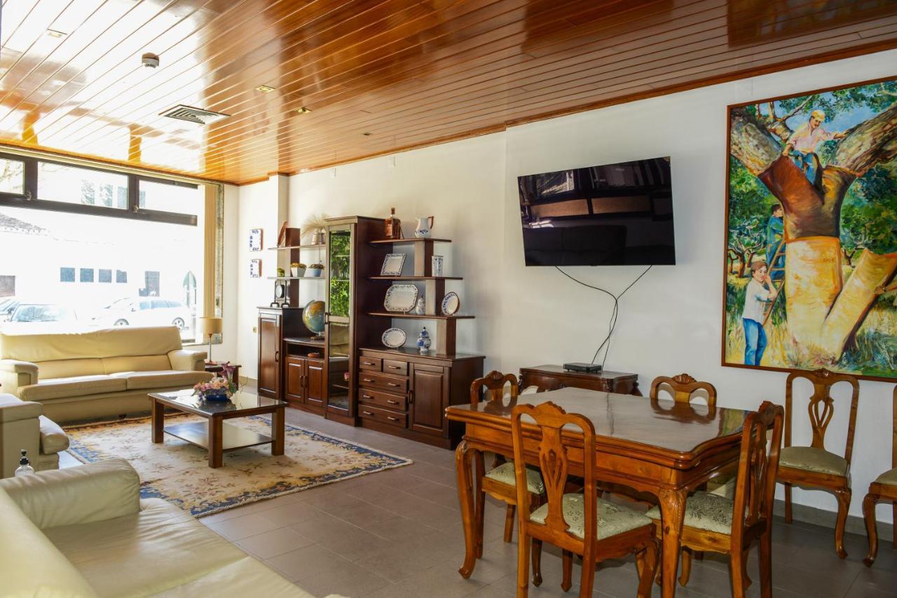 Estalagem Sequeira Bed & Breakfast Sao Bras de Alportel Exterior photo